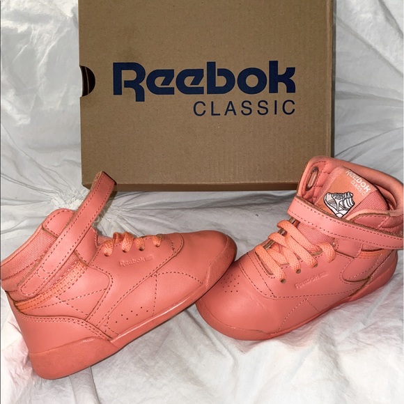 salmon pink reebok classics